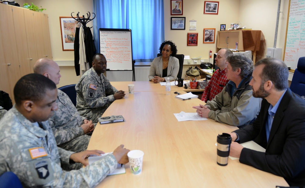 USAREUR G6 visits training JMTC training sites, meets with signal Soldiers