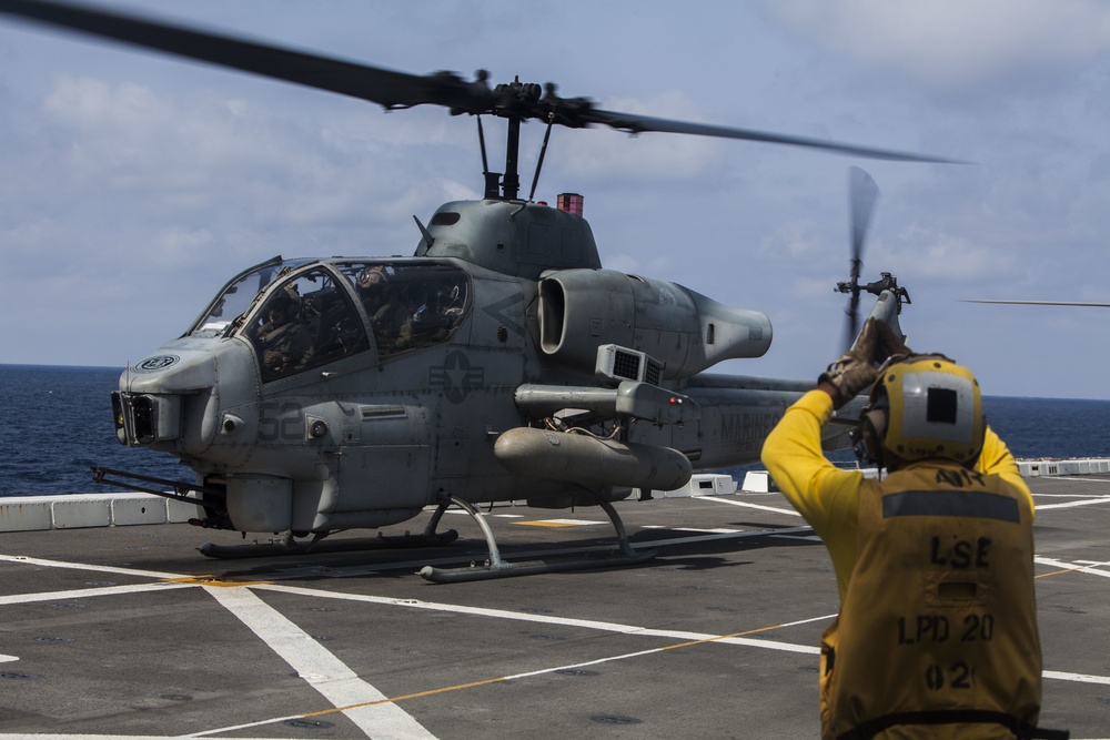 VMM 262 (Rein) aboard the USS Green Bay