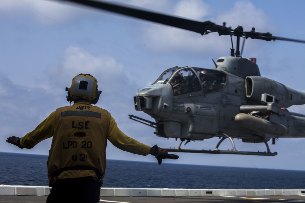 VMM 262 (Rein) aboard the USS Green Bay