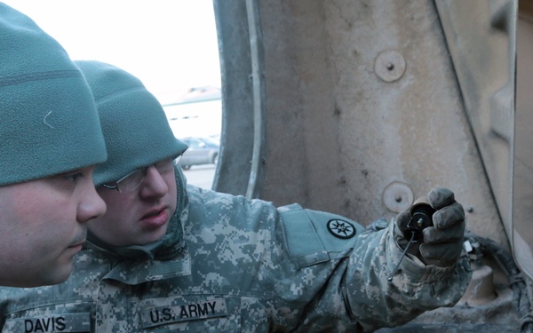 Soldiers move equipment across Canada during Maple Caravan 15