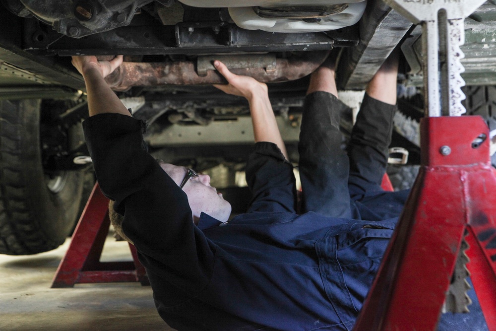 Mechanics keep the Marine Corps rolling