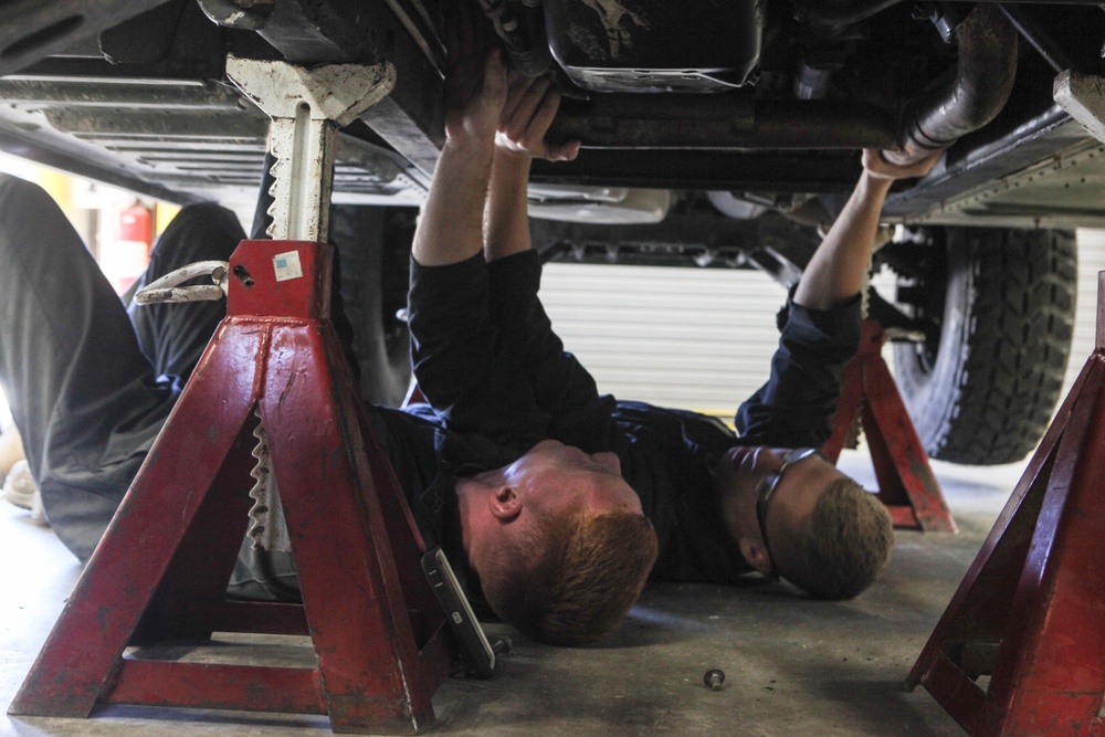 Mechanics keep the Marine Corps rolling