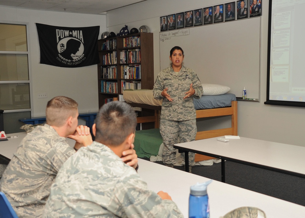 Senior NCOs from Los Angeles Air Force Base instruct Loyola Marymount ROTC cadets