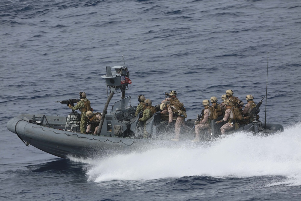 15th MEU MRF conducts VBSS during COMPTUEX