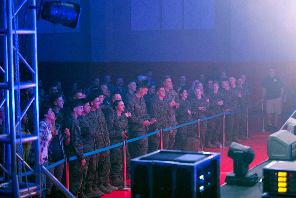 Chris Young brings American country to Korea