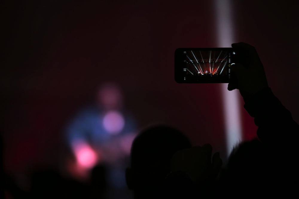 Chris Young brings American country to Korea