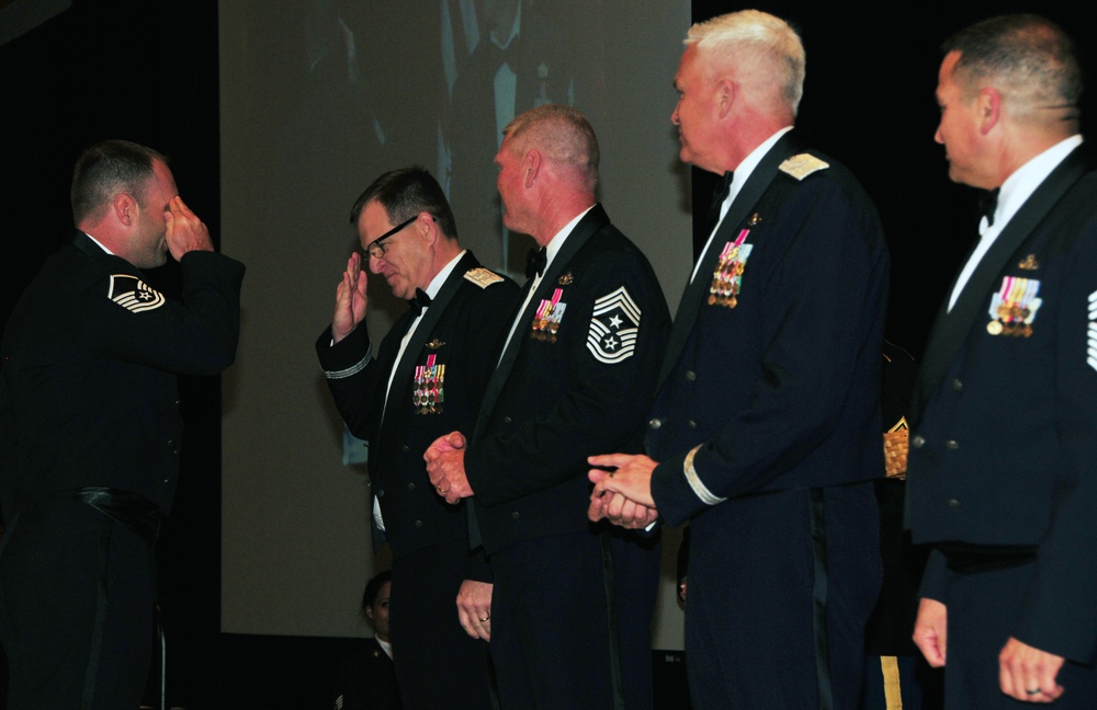 Arizona National Guard recognizes outstanding Soldiers and Airmen