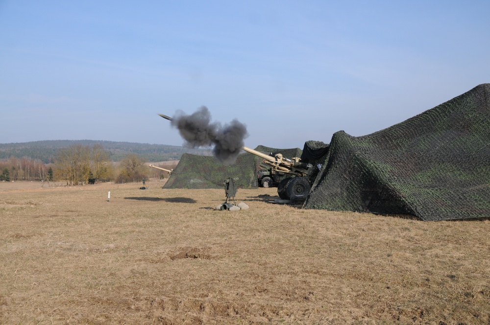 173rd Artillerymen fire howitzers at Grafenwoehr