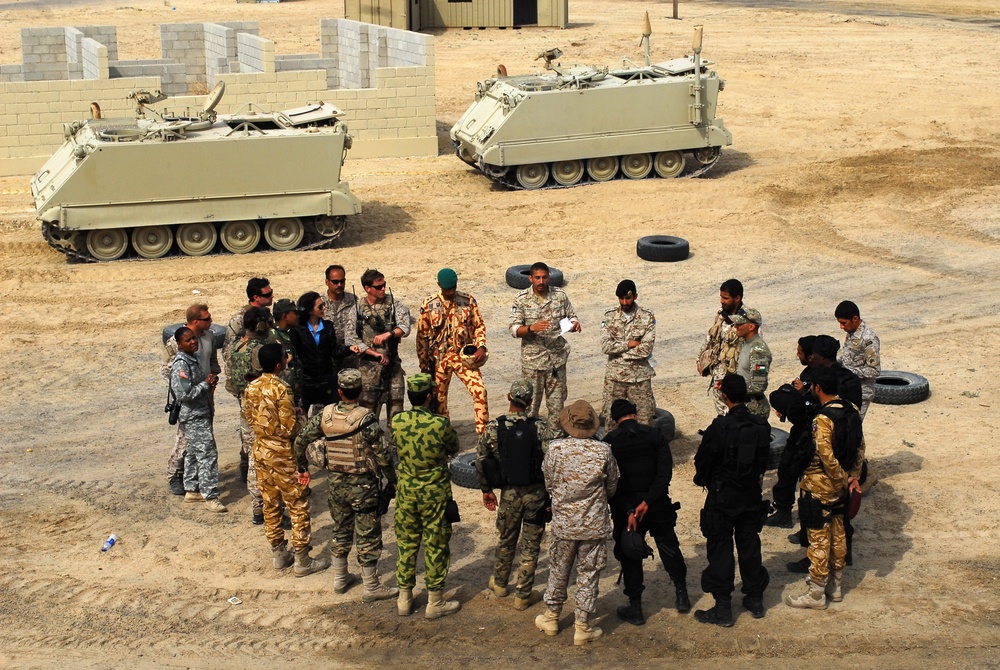 Exercise Eagle Resolve 2015: Simulated hostage rescue mission