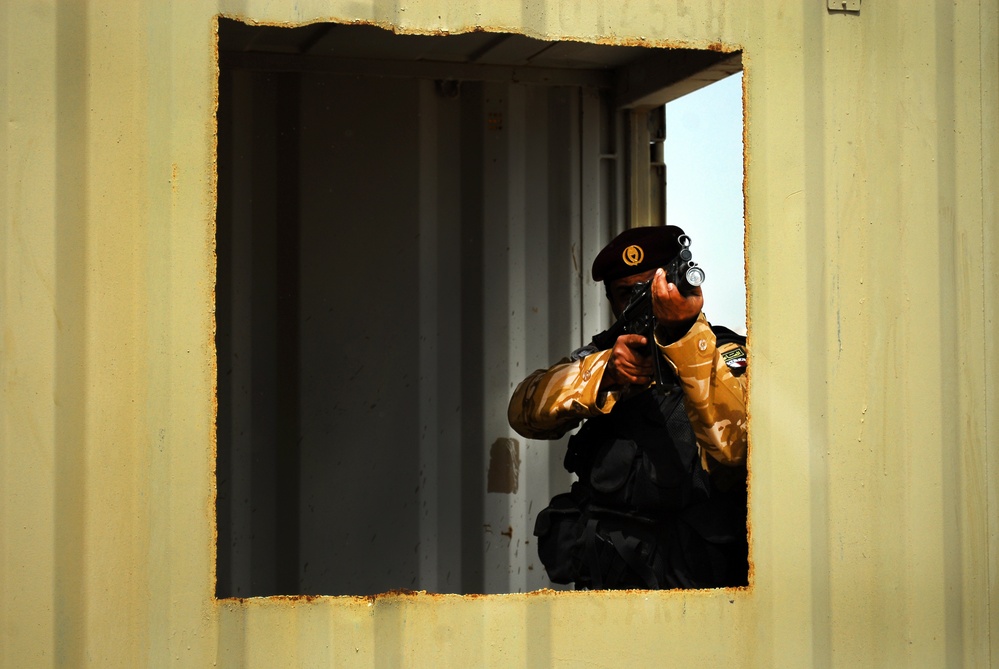 Exercise Eagle Resolve 2015: Simulated hostage rescue mission