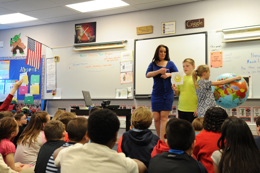 Spokane weather anchor visits Fairchild students