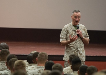 Top Devil Dogs visit MCB Hawaii