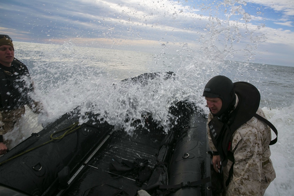 Swift, Silent, Deadly: 2nd Recon Bn. conducts Beach Operations