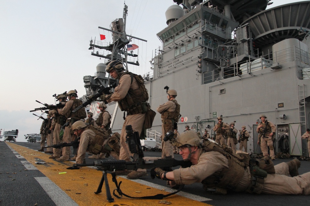 24th MEU conducts a MRF Live Fire aboard USS Iwo Jima