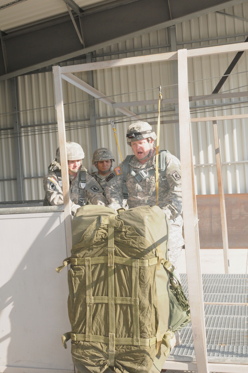 Paratroopers conduct 'Air University’
