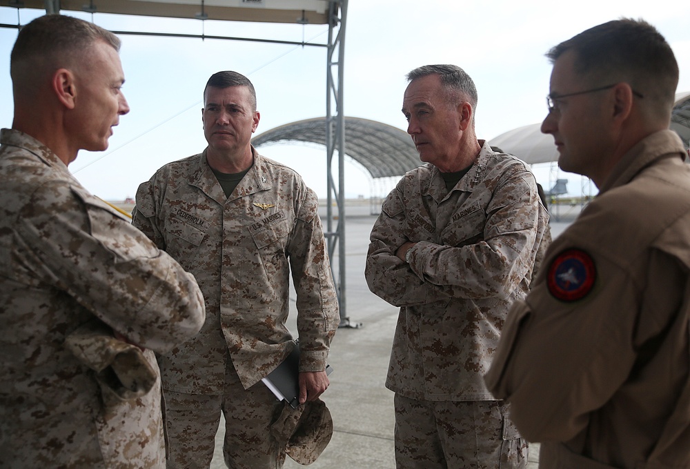 Commandant of the Marine Corps visits MCAS Iwakuni
