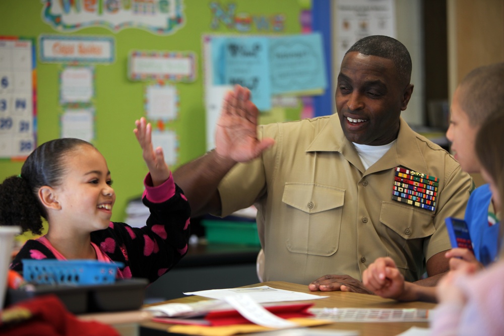 MWSS-274 Marines, Sailors read to make a difference