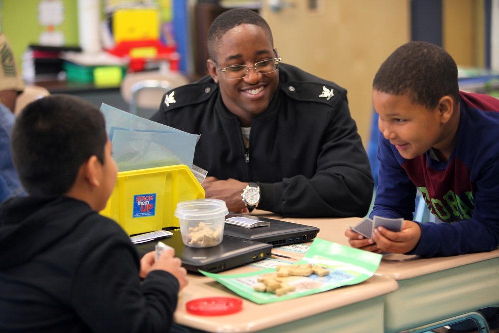 MWSS-274 Marines, Sailors read to make a difference