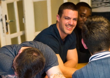 USAFE Airmen visit community center