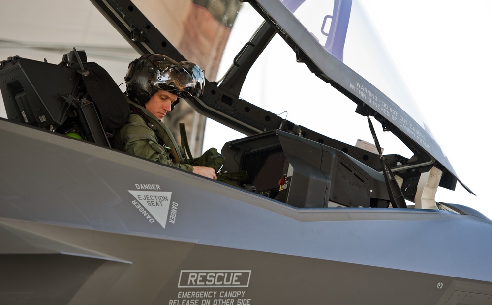 RAAF pilot paves future with first F-35 flight