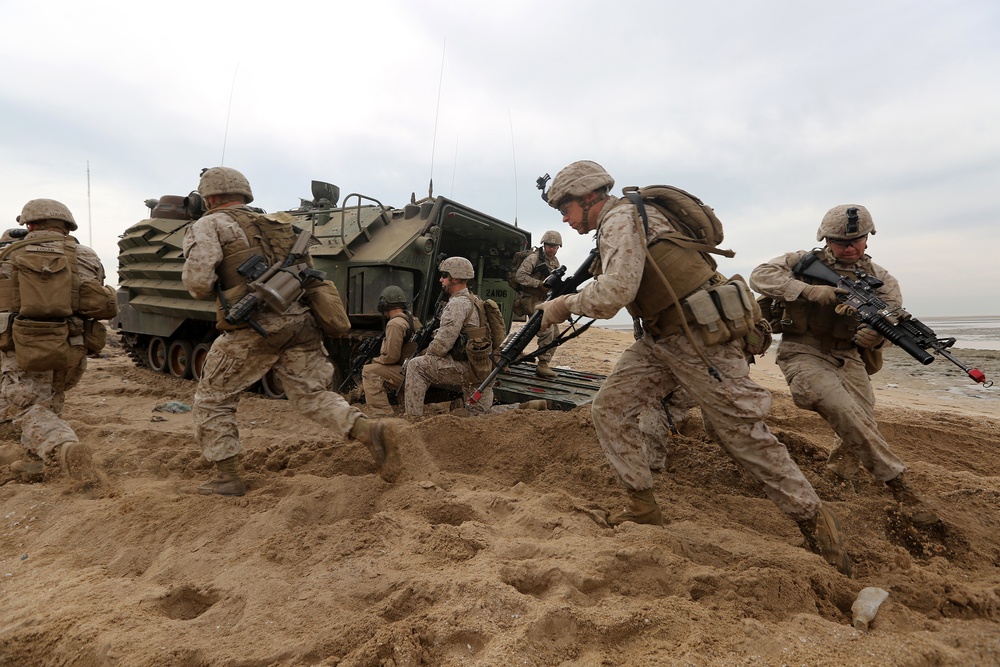 24th MEU conducts Exercise Eagle Resolve 2015 with Gulf Cooperation Council