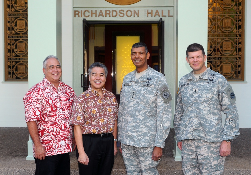 DVIDS - Images - Hawaii governor visits Fort Shafter [Image 1 of 4]