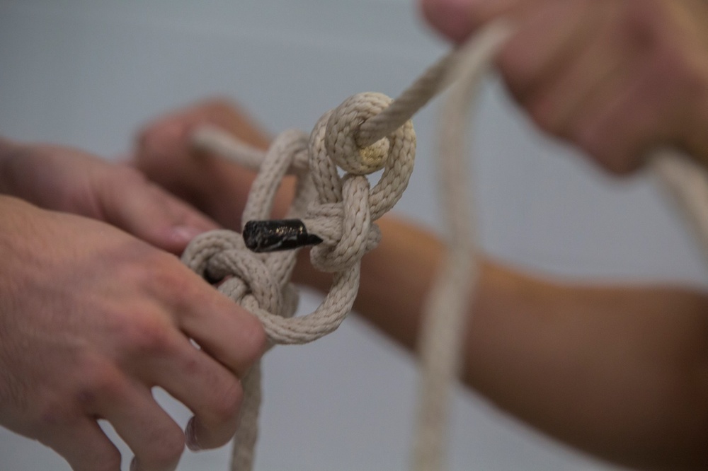 Marines practice knot skills