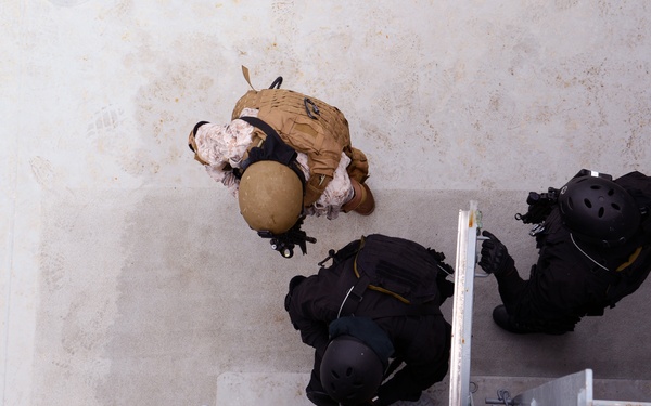 International forces practice maritime operations during Eagle Resolve 2015