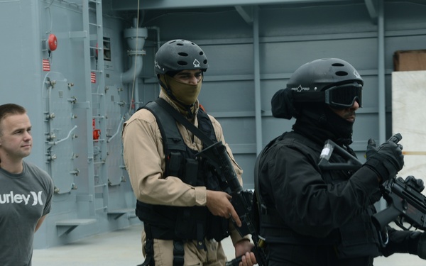 International forces practice maritime operations during Eagle Resolve 2015