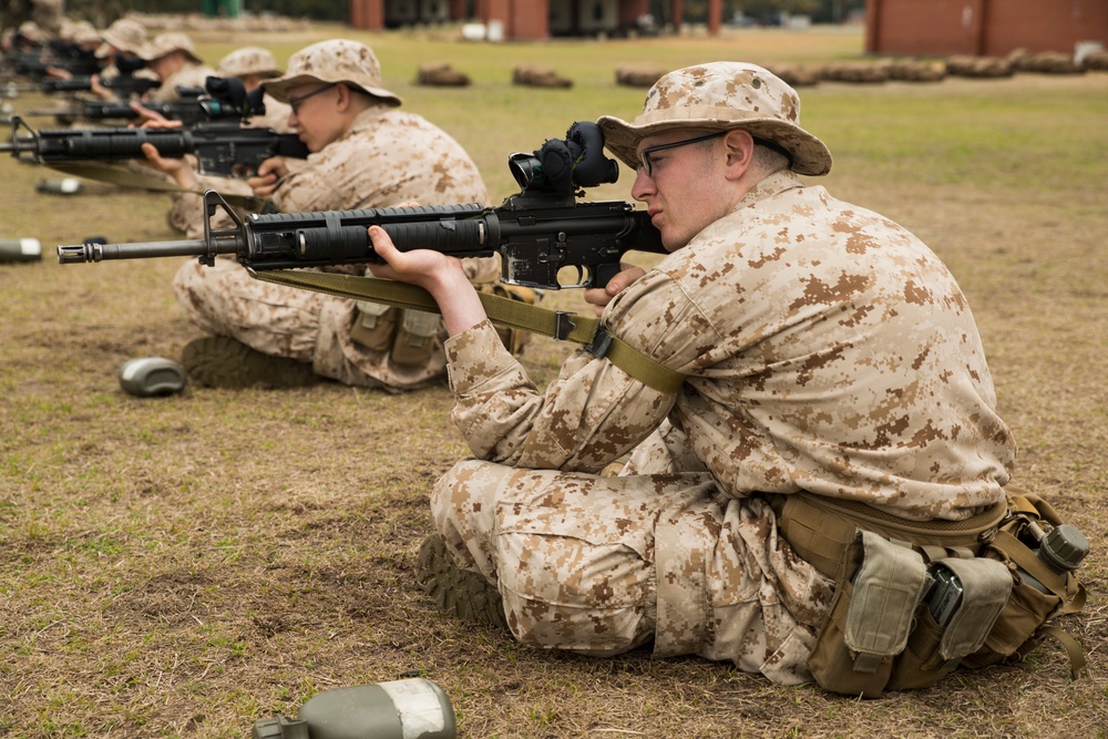 Marine recruits build self-confidence during marksmanship training