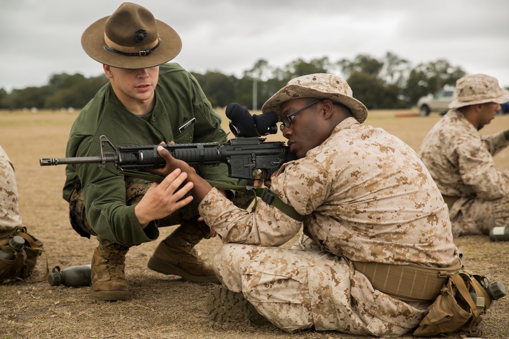 Marine recruits build self-confidence during marksmanship training