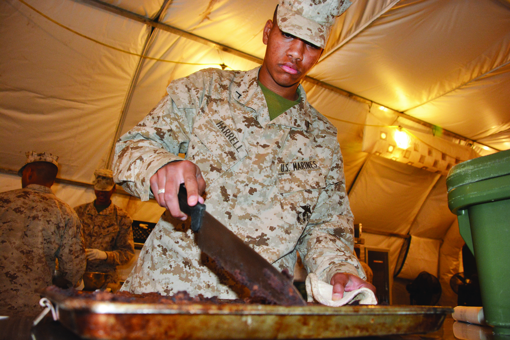 Marines prepare meals in joint environment