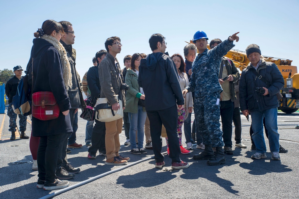 USS George Washington tour