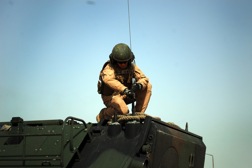 Partner nations conduct amphibious assault at Failaka Island, Kuwait during Exercise Eagle Resolve 2015