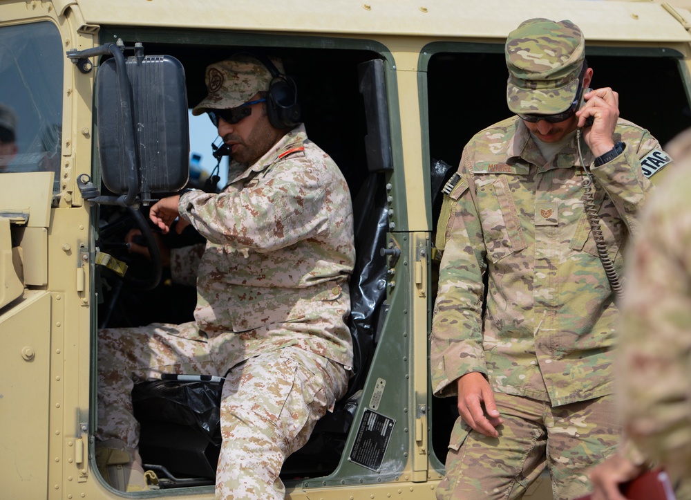 International forces simulate amphibious assault during Eagle Resolve 2015