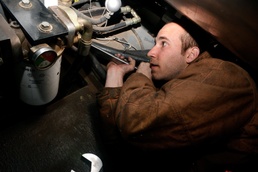 Altus Airmen learn to repair aircraft de-icer