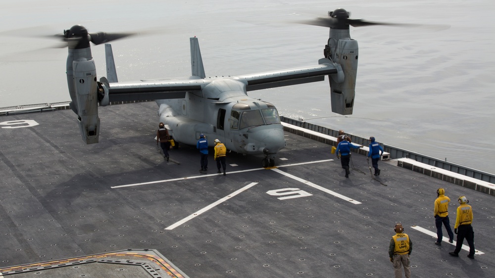 Osprey makes first ever landing on Republic of Korea amphibious assault ship