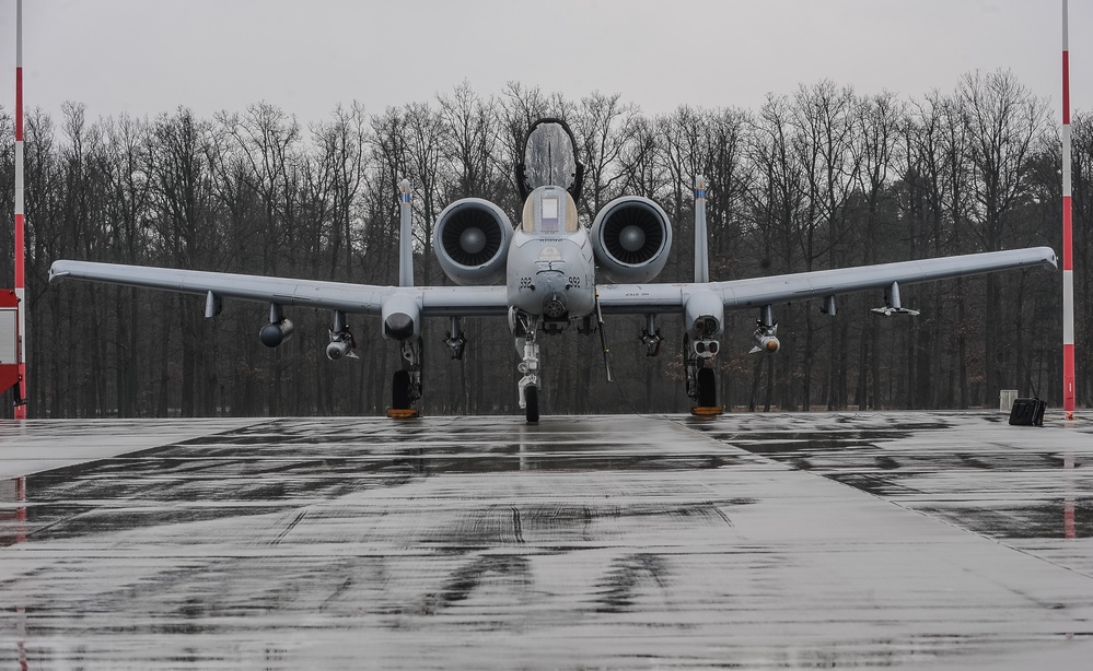 A-10 fighters land in Poland