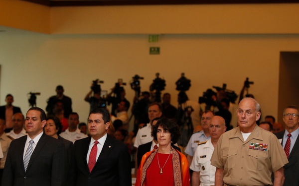 Honduran president opens 2015 conference on Central American security