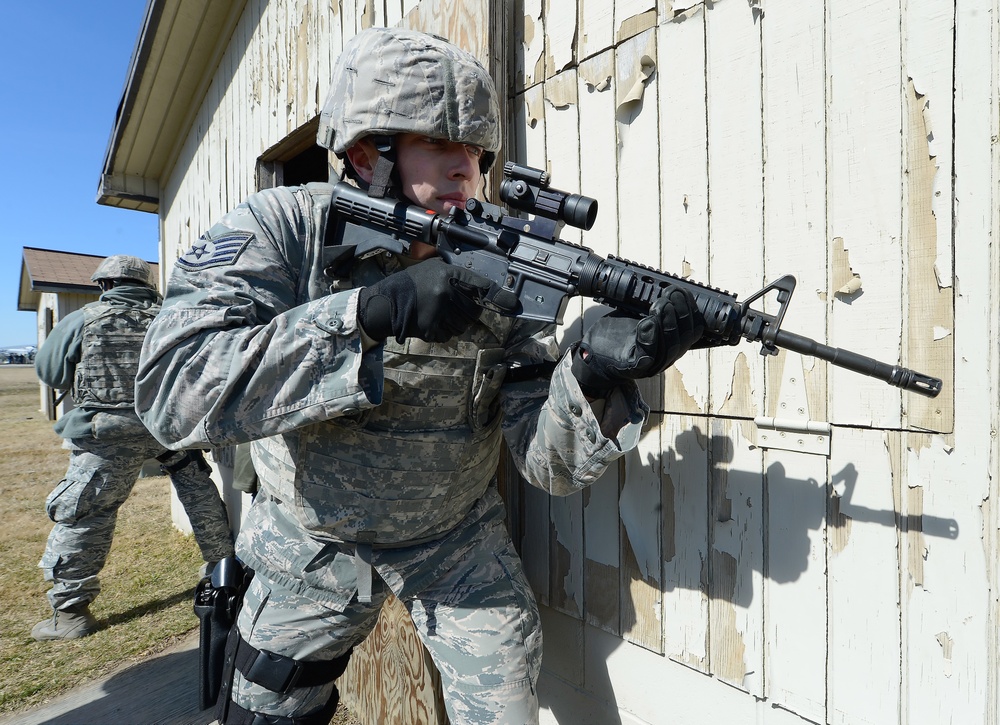 Dover MSG Honorary Commanders' tour 2015
