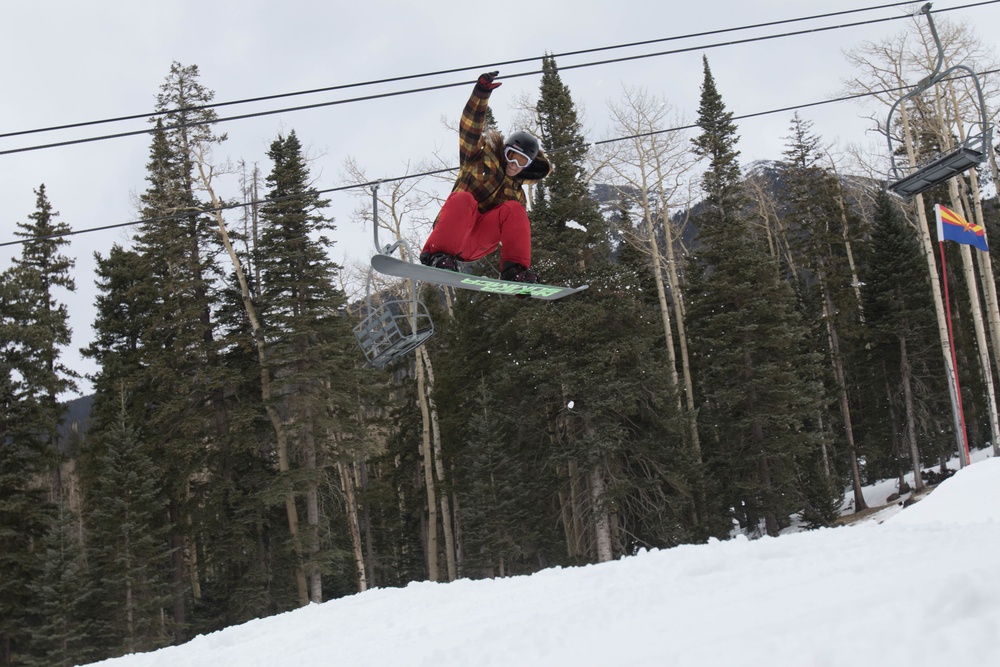 Combat medic Soldier is snowboarding sensation