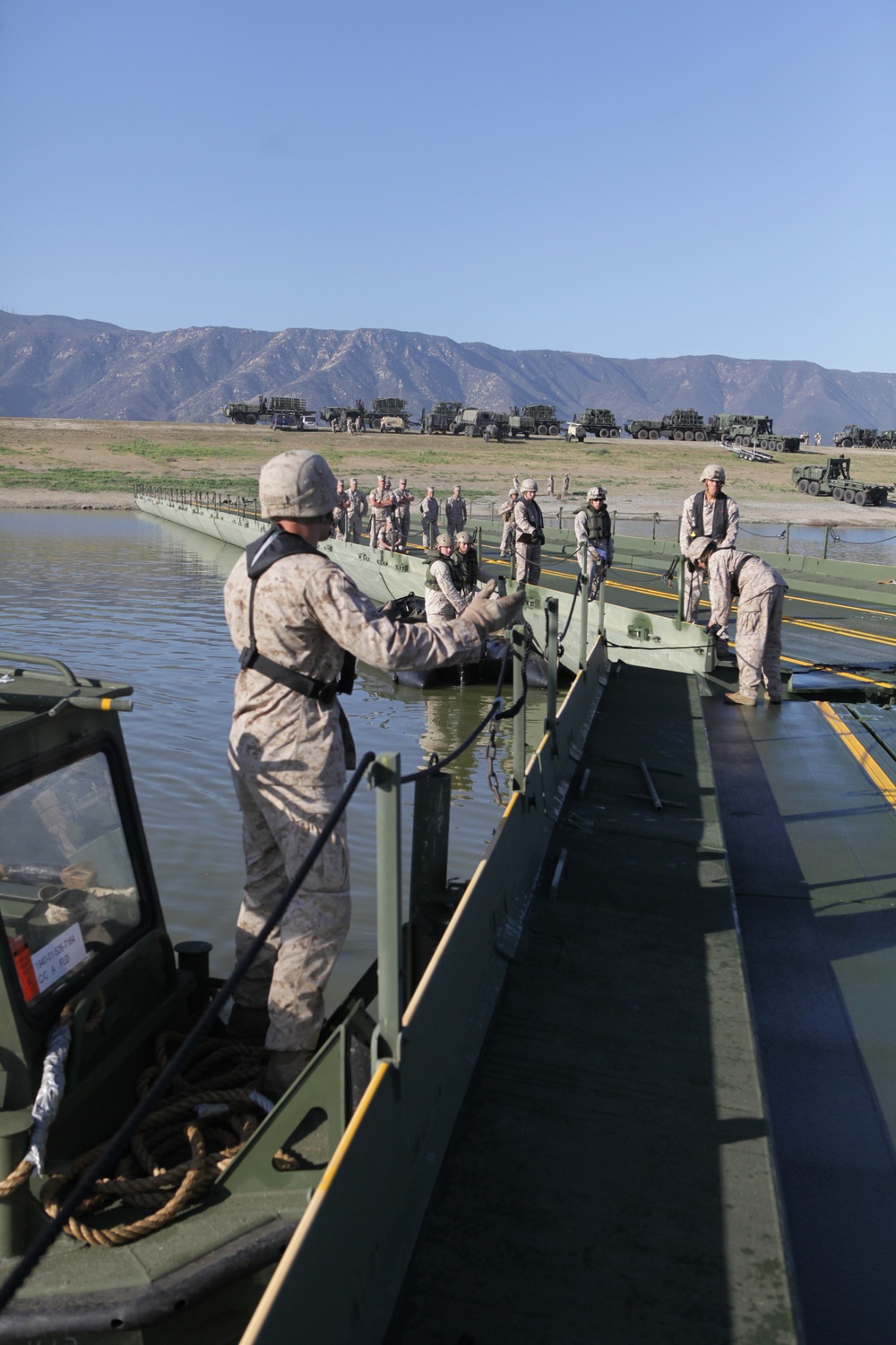 Marine Corps shows off versatility at Lake Elsinore during exercise