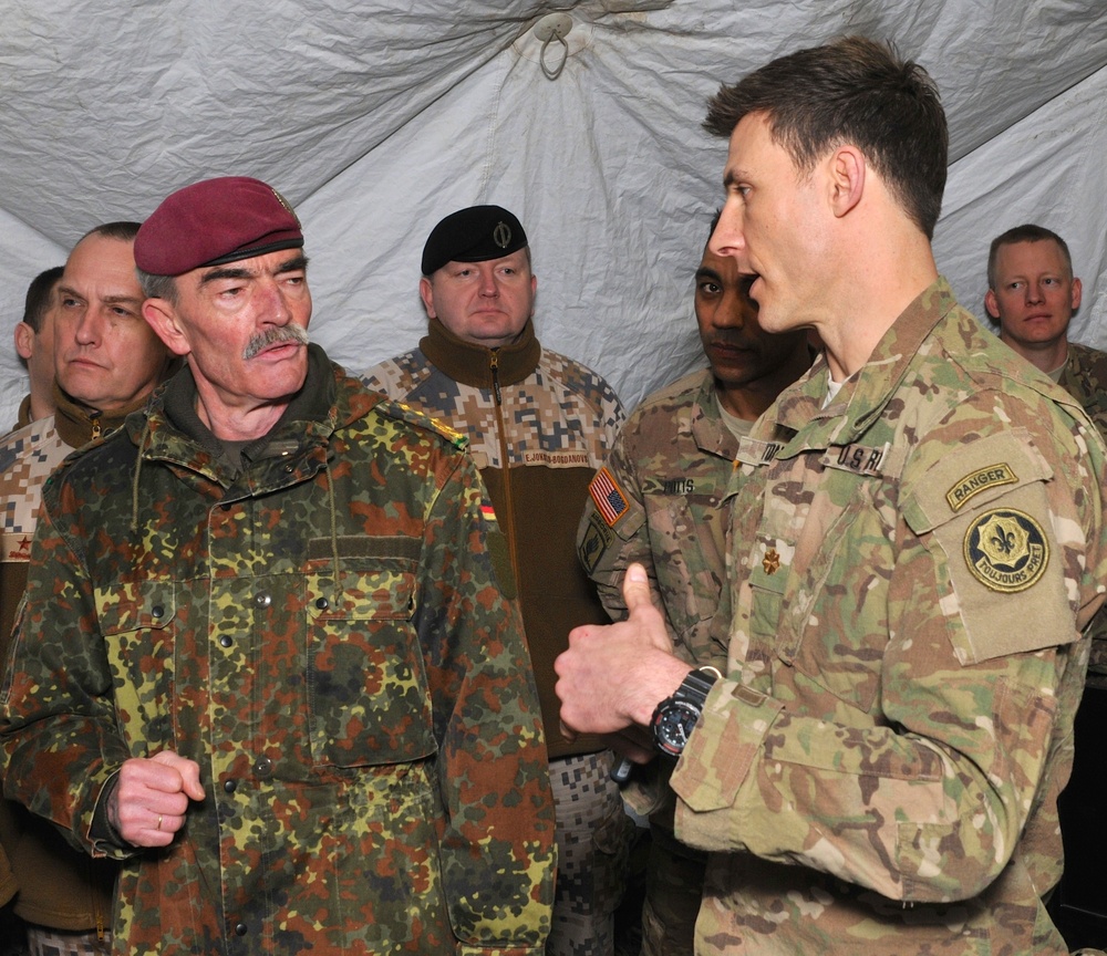 DVIDS - Images - Gen. Domrose visits 2CR [Image 6 of 9]