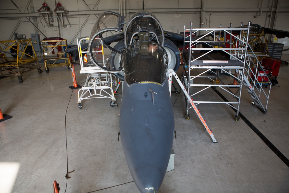 VMAT-203 Harrier Maintenance