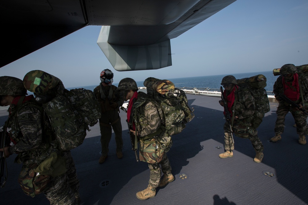 ROK Marines on Osprey