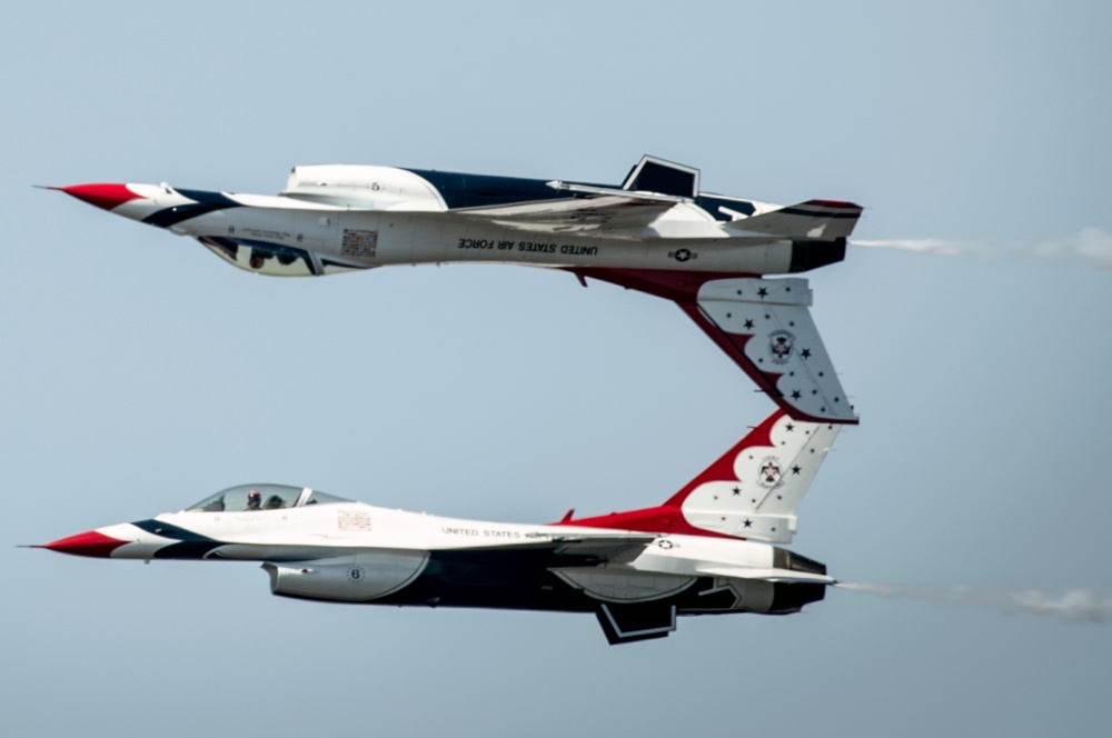 Thunderbirds perform at Keesler Air Force Base