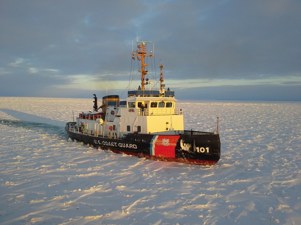 USCGC Katmai Bay breaks ice in Lake Michigan