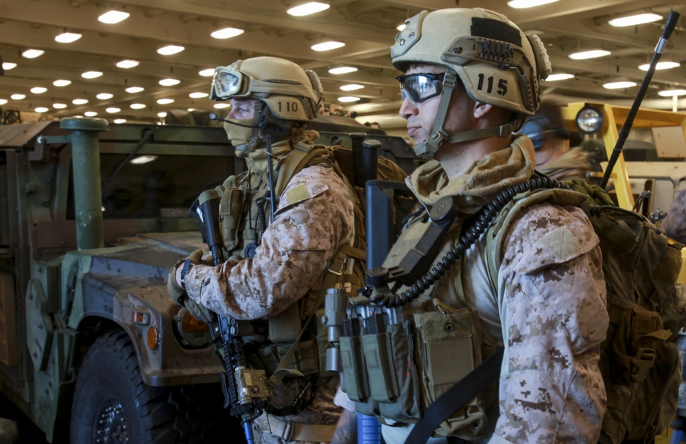 15th MEU Marines perform VBSS from USS Anchorage