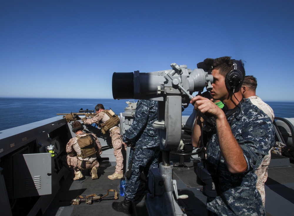 15th MEU Marines perform VBSS from USS Anchorage
