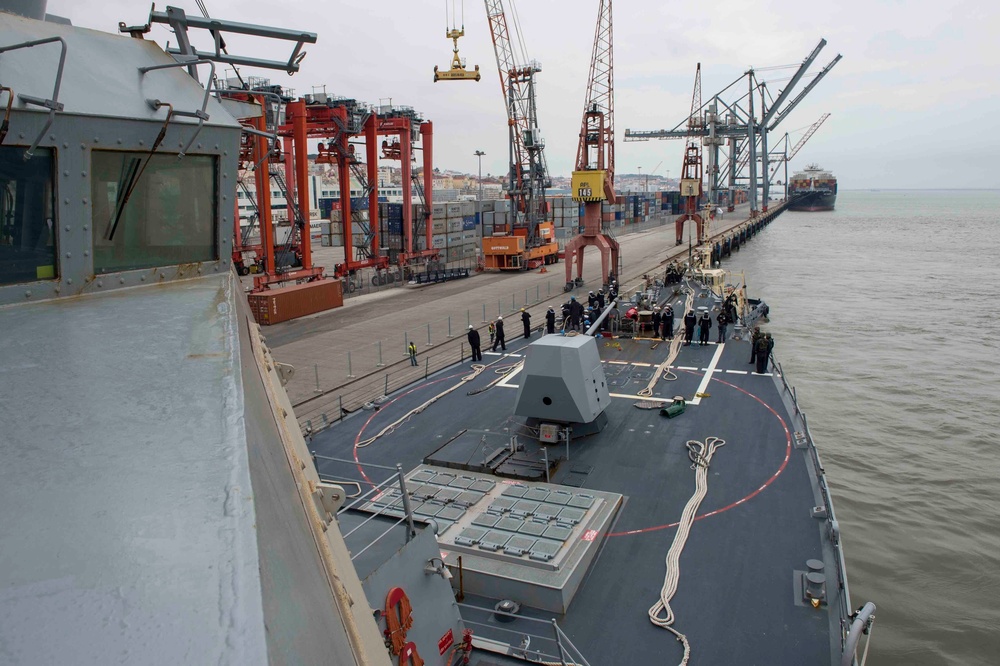 USS Farragut Enters Port in Lisbon